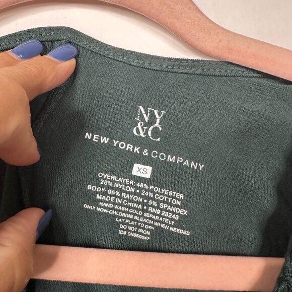 2/$30 New York and Co. Lace Tank Top Hunter Green XS #A0348 TRB2 - Picture 5 of 6